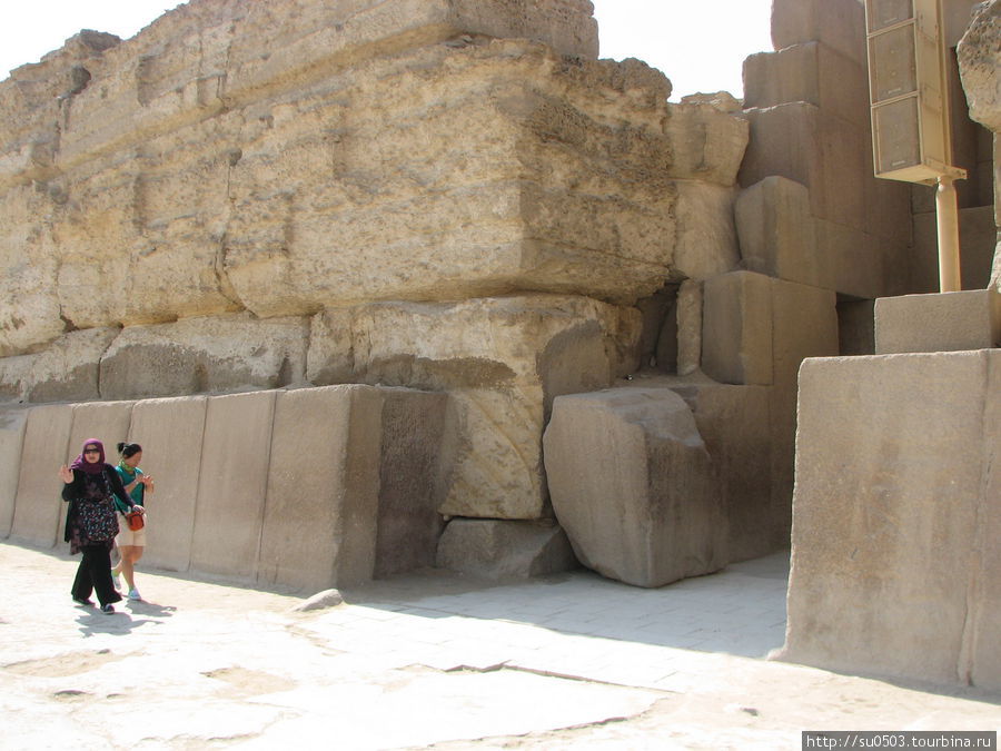 Гранитный храм снаружи Египет