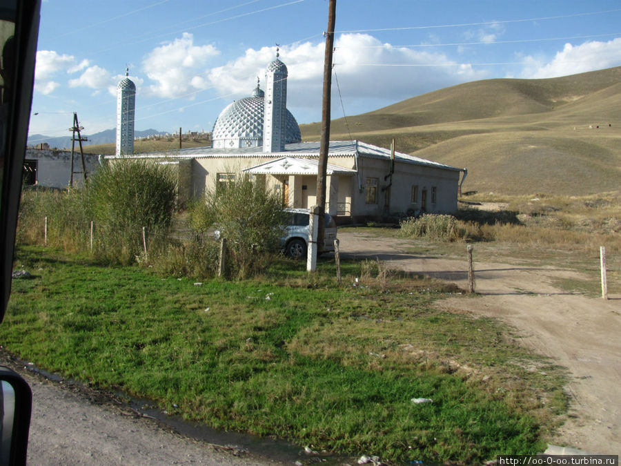 хозяин карьера вкладывает деньги в строительство мечети Киргизия
