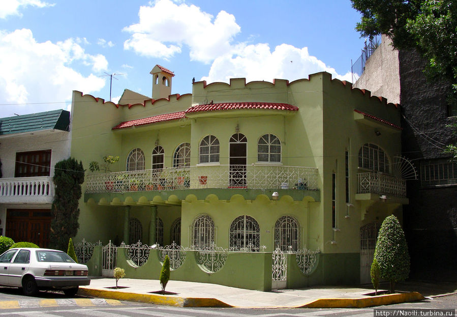 Жилой дом с изящными решетками Мехико, Мексика