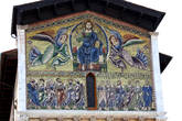 Базилика Святого Фредиана. На мозаике — Вознесение Христово, по бокам от Христа — ангелы, внизу – апостолы.