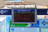 На каждой автобусной остановке информативное табло, сообщающее через сколько минут прибудет следующий № автобуса