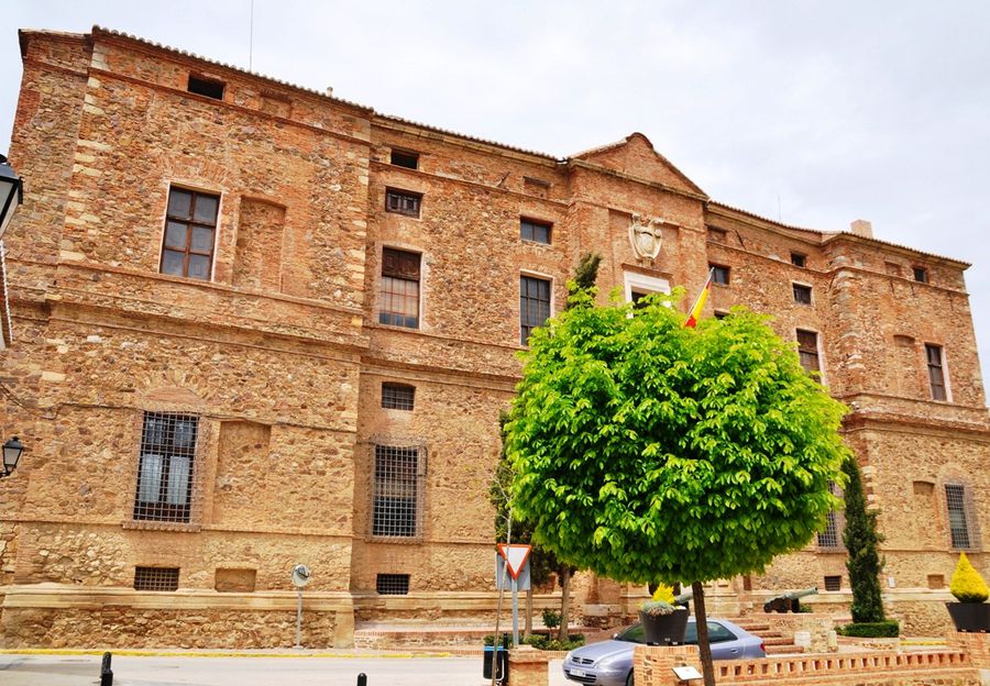 Дворец маркиза Санта-Крус Висо-дель-Маркес, Испания