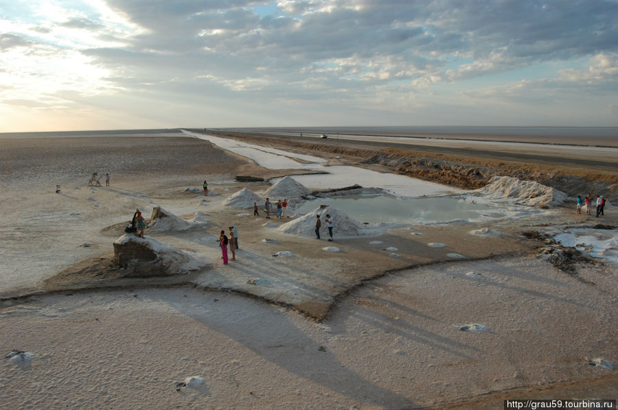 Народное соляное творчество Озеро Шотт-эль-Джерид, Тунис