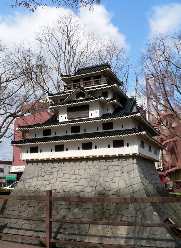 Модель замка Хаги (до наших дней не сохранившегося) на железнодорожной станции Хаги, Япония