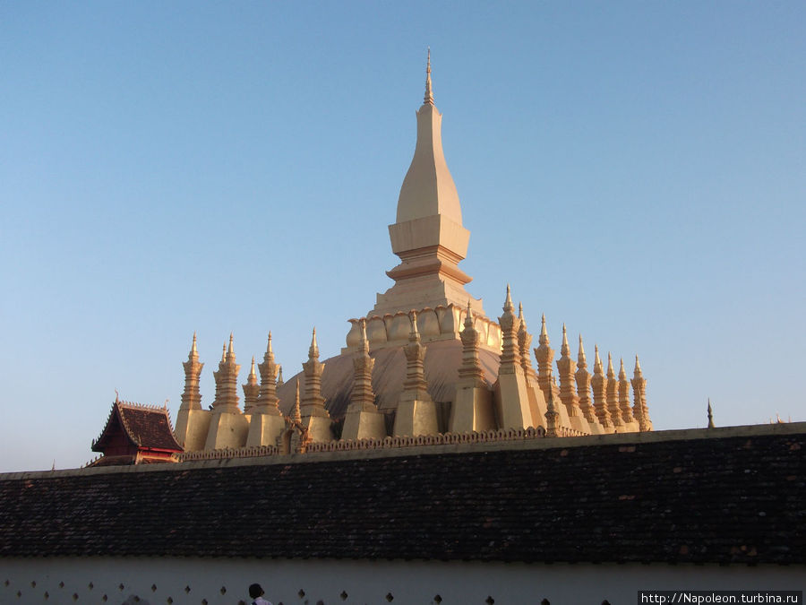 Золотая ступа Вьентьян, Лаос