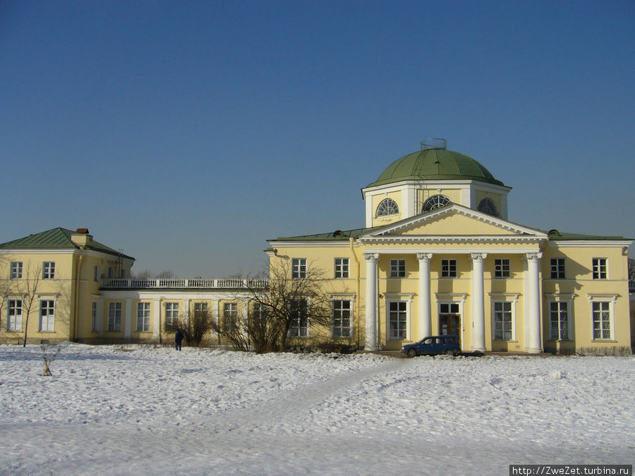 Парадный фасад дворца в Александрино Санкт-Петербург, Россия