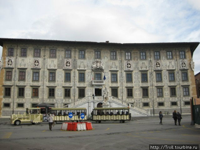 Главное административное здание города Пиза, Италия
