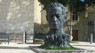 Памятник поэту Али Ага Вахиту