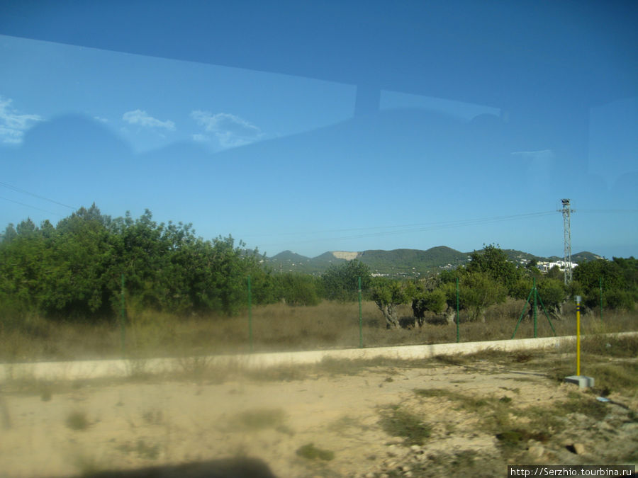 Фото из автобуса по пути из Сан-Антони в центр Ибицы Остров Ибица, Испания