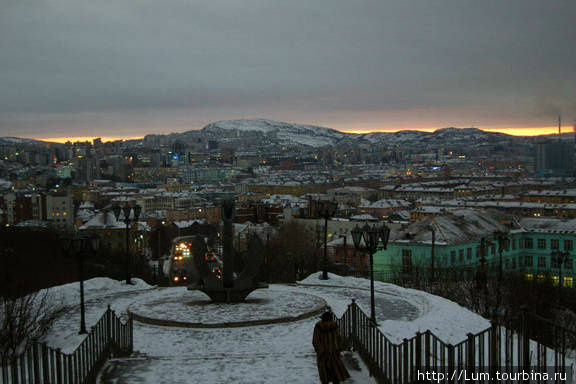 Вид со ступеней мемориала. Мурманск, Россия