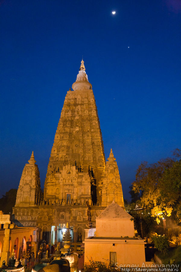 Храм Махабодхи Бодх-Гая, Индия