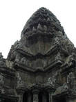 Один из многочисленных храмов Ангкор-ватта