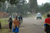За всё время пребывания в Руанде( да и в Уганде), нигде не видел бездельников, праздно шатающихся или считающих ворон. Большая редкость в Африке( да и не только)