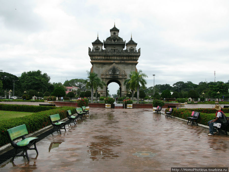 Триумфальная арка Патусай Вьентьян, Лаос