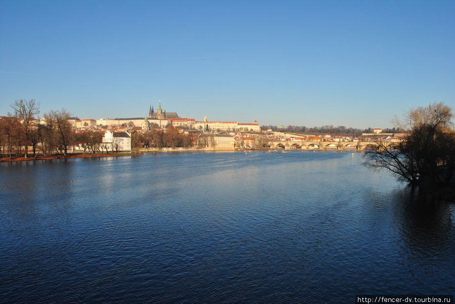 Влтава в кое веки кажется голубой Прага, Чехия