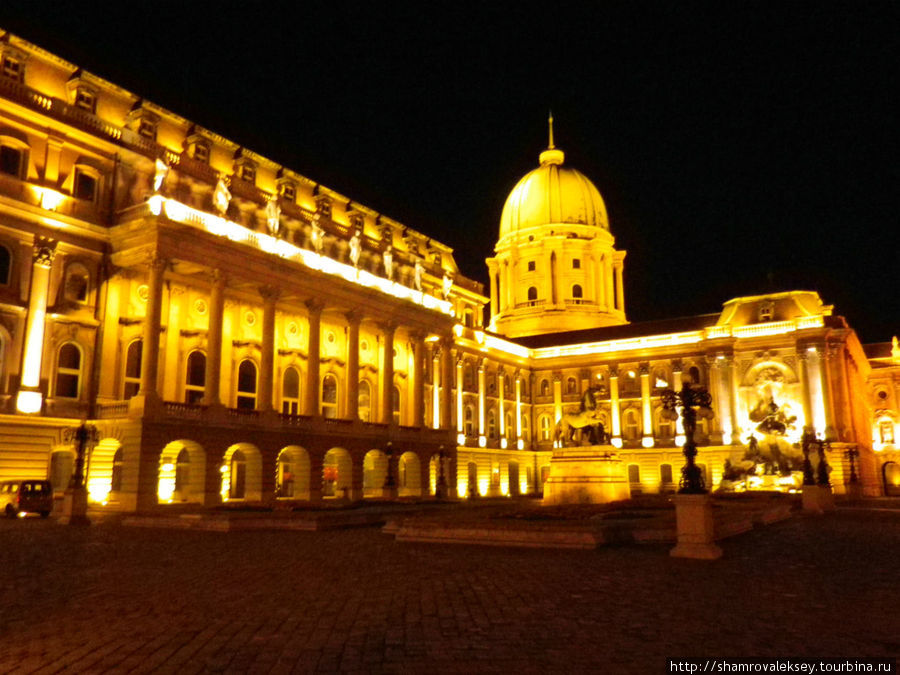 Ночная тишина укутала дворец Будапешт, Венгрия