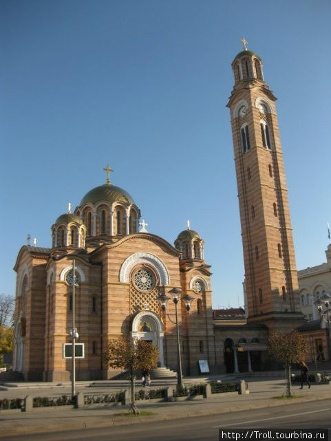 Знаменитый и необычный центральный православный собор города Банья-Лука, Босния и Герцеговина