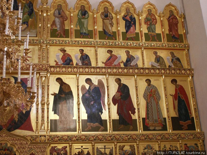 Правая верхняя часть иконостаса Вязьма, Россия