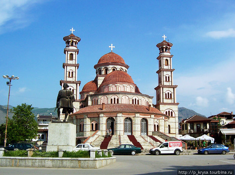 Собор Воскресения Корча, Албания