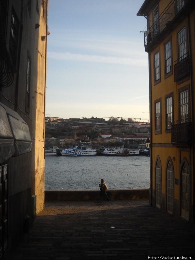 Выход к воде Порту, Португалия