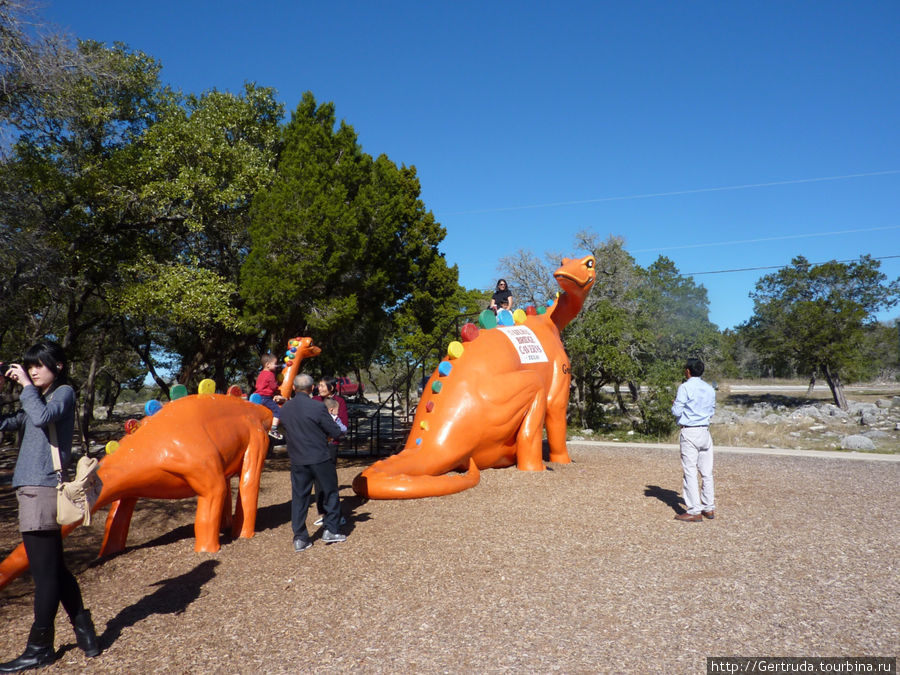 Динозавры на радость детям Сан-Антонио, CША
