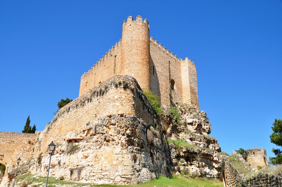 О замке старинном увидите фото Аларкон, Испания