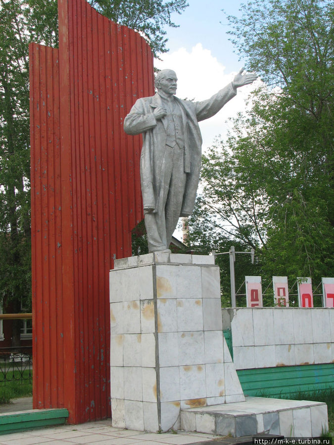 Памятник вождю в Верх-нейвинске Новоуральск, Россия