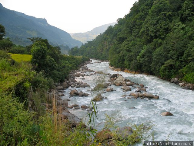 Наш путь пройдет по ущелью горной реки Марсиангди Национальный парк Аннапурны, Непал