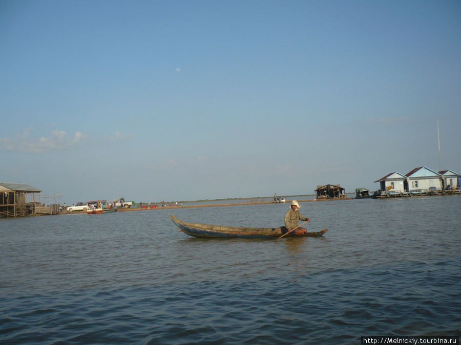 Путешествие по озеру Тонлесап в гости к вьетнамским беженцам Сиемреап, Камбоджа