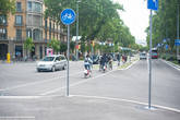 Для велосипедистов выделены специальные полосы — удобно и безопасно.