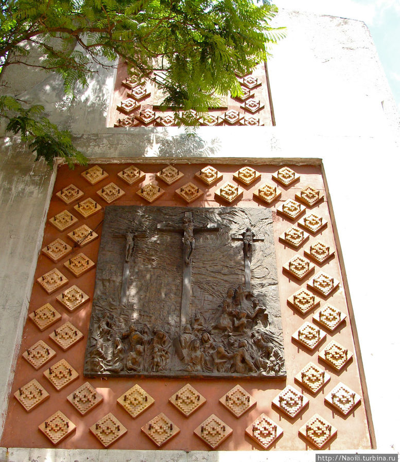 Распятие и смерть Иисуса (барельеф) Мехико, Мексика