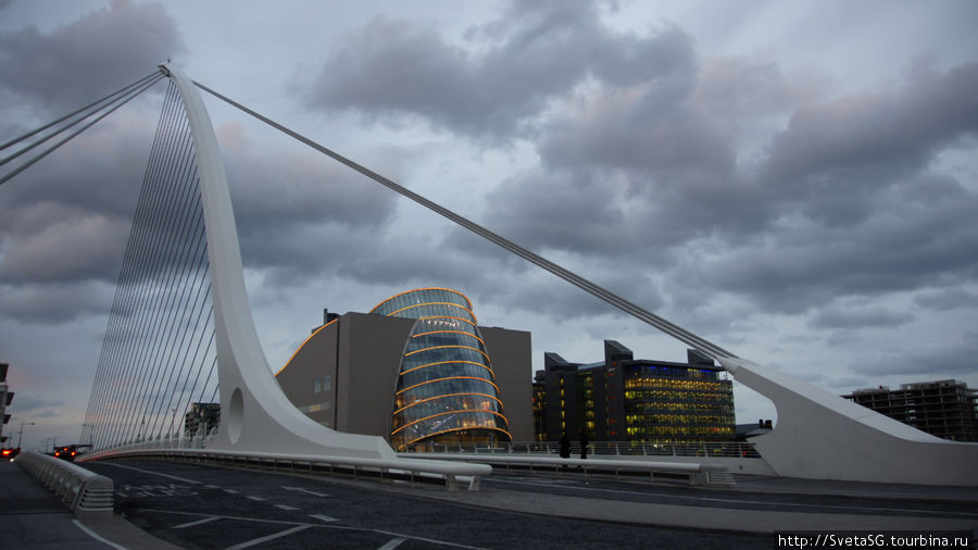 Мост Сэмюэла Беккета в Дублине. Дублин, Ирландия