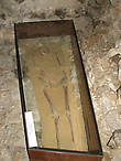 В подземельях костела сейчас располагается экспозиция археологического музея
