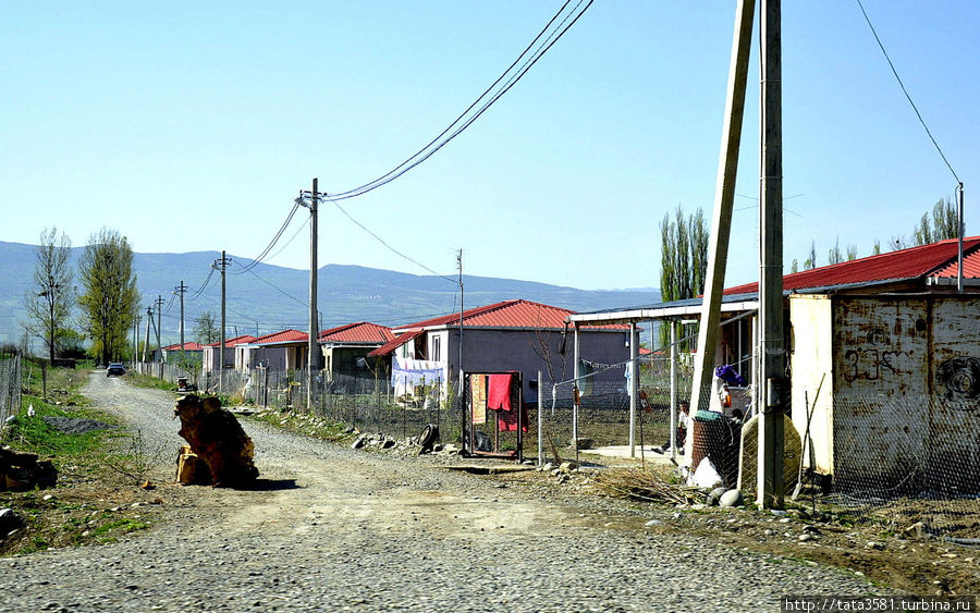 Построенный для беженцев поселок в Цилкани, в котором живут беженцы после августовской российско-грузинской войны. Мцхета, Грузия