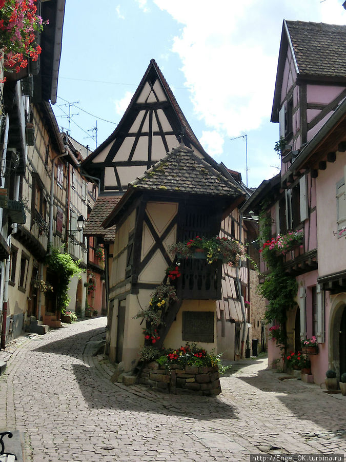 пряничные домики в Eguisheim Эльзас, Франция