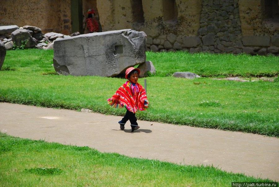 Маленький наследник инков на фоне тайны веков. Может ему суждено когда-нибудь ее разгадать Ольянтайтамбо, Перу