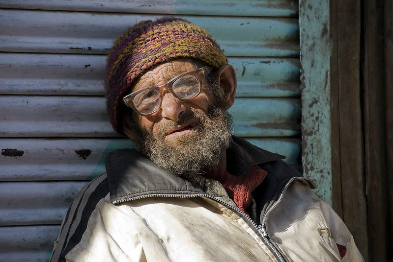 Дедушка и... Так и быть — Дедушка и Старость. Штат Джамму-и-Кашмир, Индия