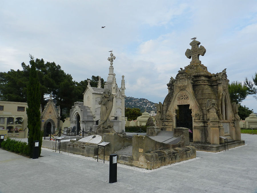 Кладбище в стиле модерн Ллорет-де-Мар, Испания