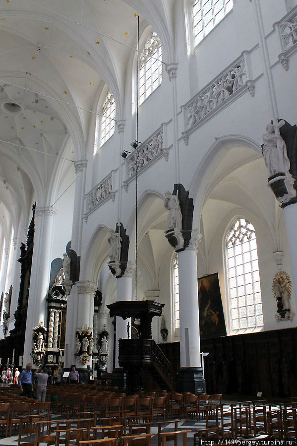 Антверпен. Церковь Св.Павла и сад Голгофа Антверпен, Бельгия