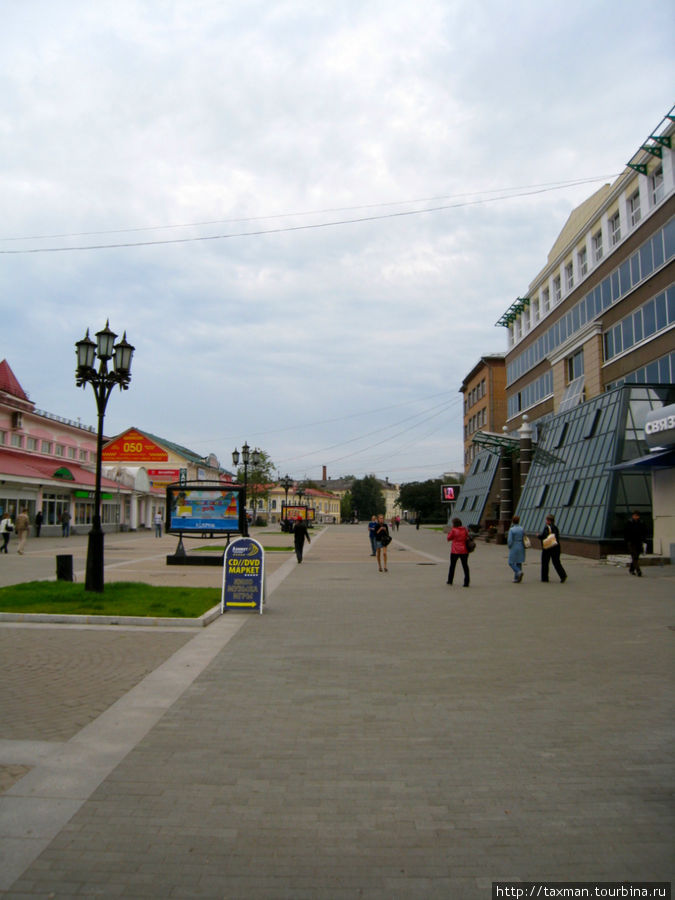 Благовещенская улица, справа ЦУМ! Вологда, Россия