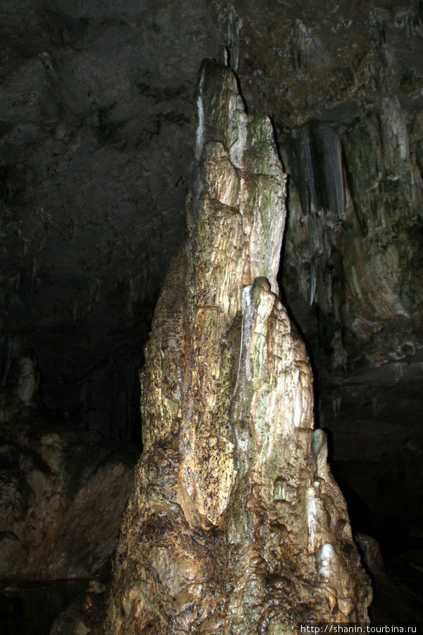 В пещере Там Нам Лод Мае-Хонг-Сон, Таиланд