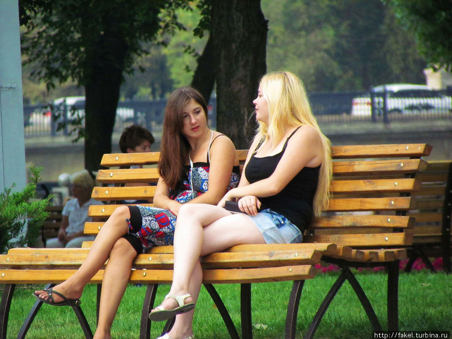 В сквере уютно даже в жаркий день Харьков, Украина