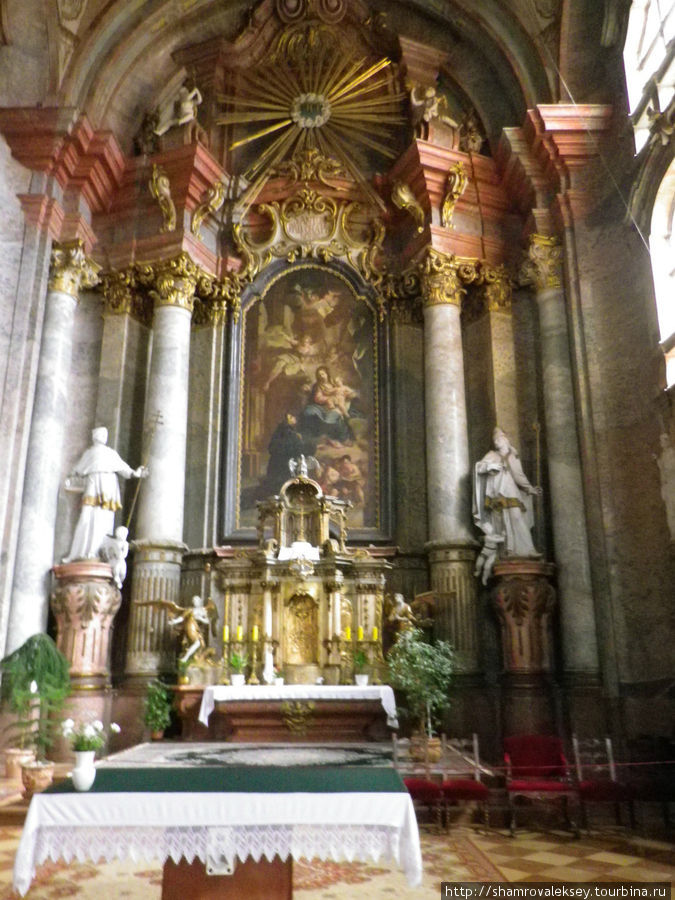 Интерьер церкви св. Антония Эгер, Венгрия