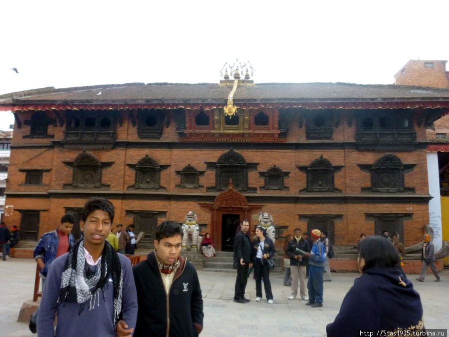 Катманду. Площадь Дурбар. Дворец Воплощенной Девственной Богини Кумари. Катманду, Непал