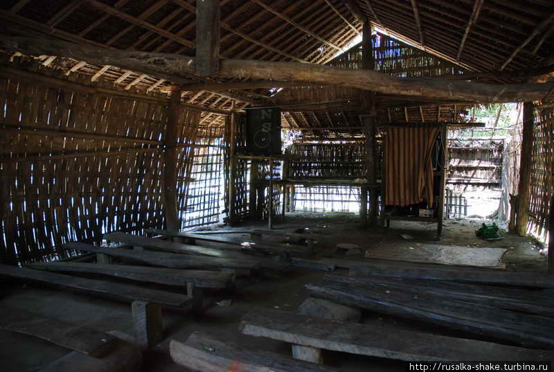 Кинотеатр на три лавки Мраук-У, Мьянма