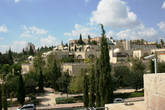 современные постройки вокруг старого города в Иерусалиме
