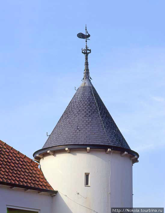 Замок Мокрхейде возле Муленхука. Фасады и интерьеры Провинция Гелдерланд, Нидерланды