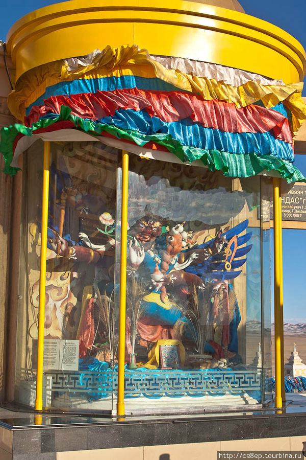 Божество за стеклом Увэр-Хангайский аймак, Монголия