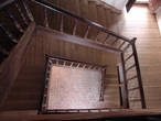 лестница на третий этаж под крышу