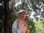 Экскурсовод Катя рассказывает нам о рожковом дереве. Уже потом я прочитала о нём интересный материал у Ирины http://turbina.ru/authors/iralda/travels/view/119309/advices/6/look/66400/